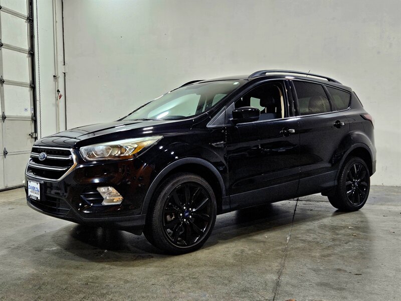 2017 Ford Escape SE   - Photo 4 - Hillsboro, OR 97124