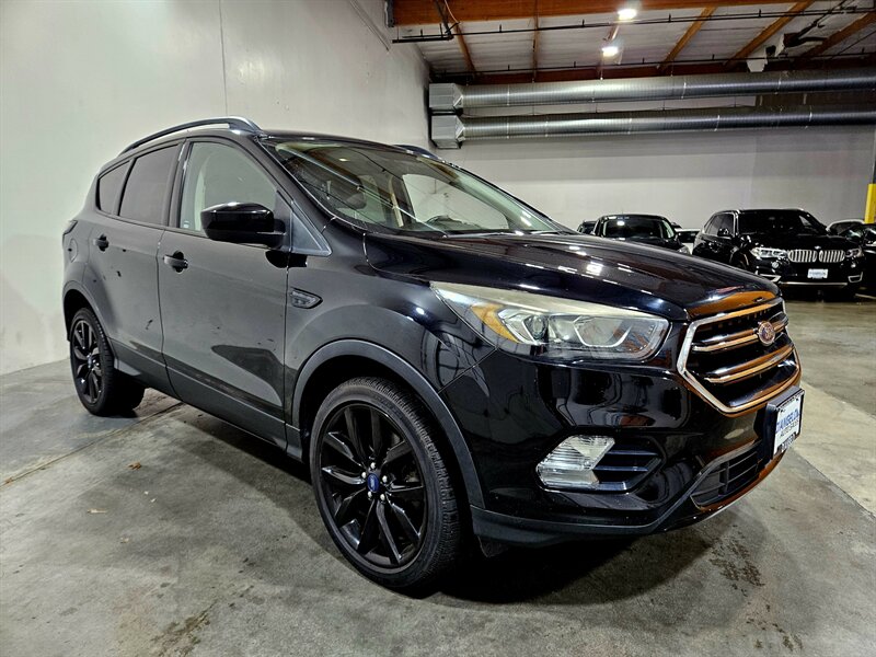 2017 Ford Escape SE   - Photo 10 - Hillsboro, OR 97124