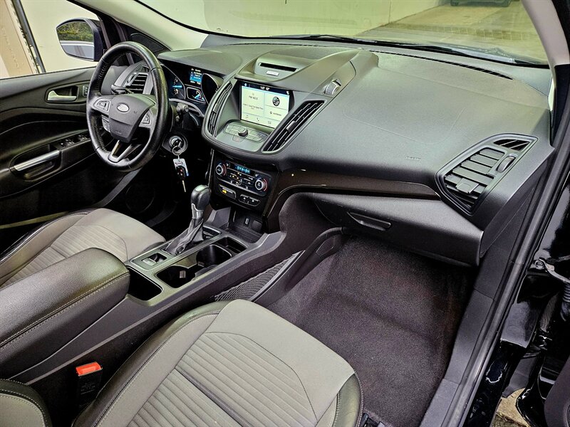 2017 Ford Escape SE   - Photo 13 - Hillsboro, OR 97124