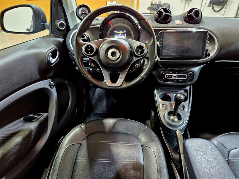 2017 Smart fortwo prime - Photo 16 - Hillsboro, OR 97124