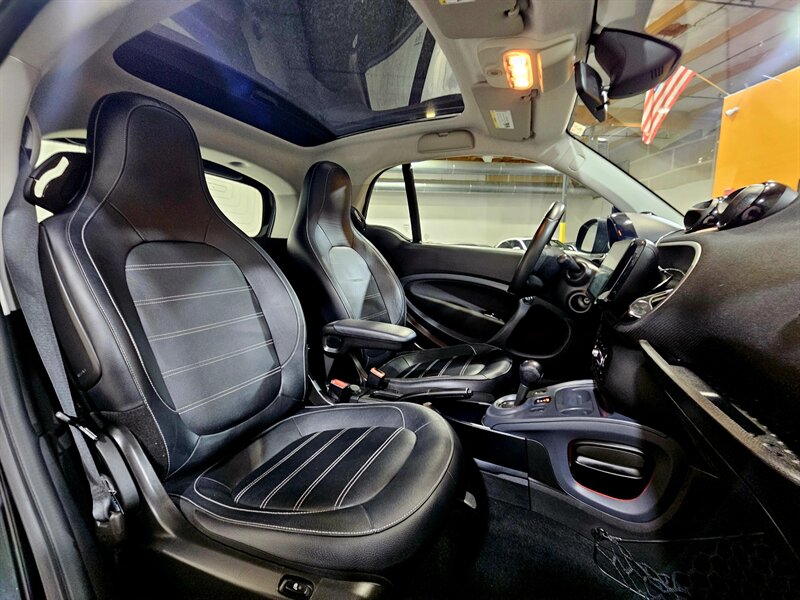 2017 Smart fortwo prime - Photo 14 - Hillsboro, OR 97124