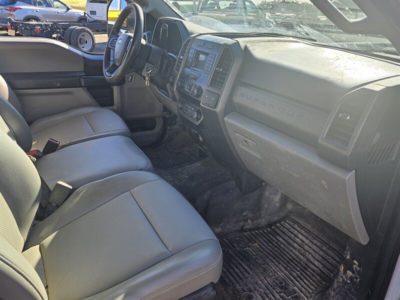 2020 Ford F-550 Super Duty   - Photo 13 - Hillsboro, OR 97124