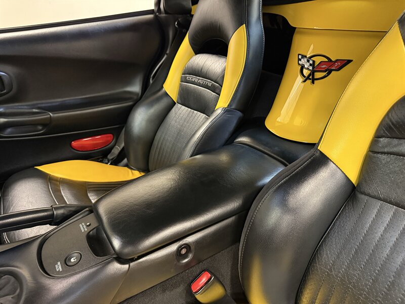 2002 Chevrolet Corvette   - Photo 23 - Hillsboro, OR 97124