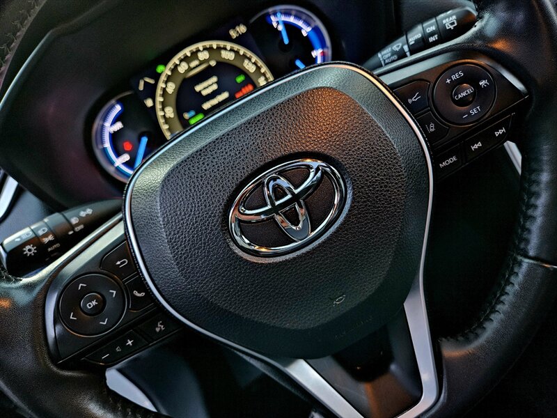 2020 Toyota RAV4 Hybrid XSE   - Photo 26 - Hillsboro, OR 97124