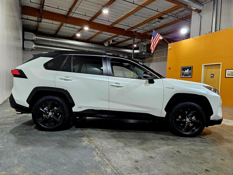 2020 Toyota RAV4 Hybrid XSE   - Photo 4 - Hillsboro, OR 97124
