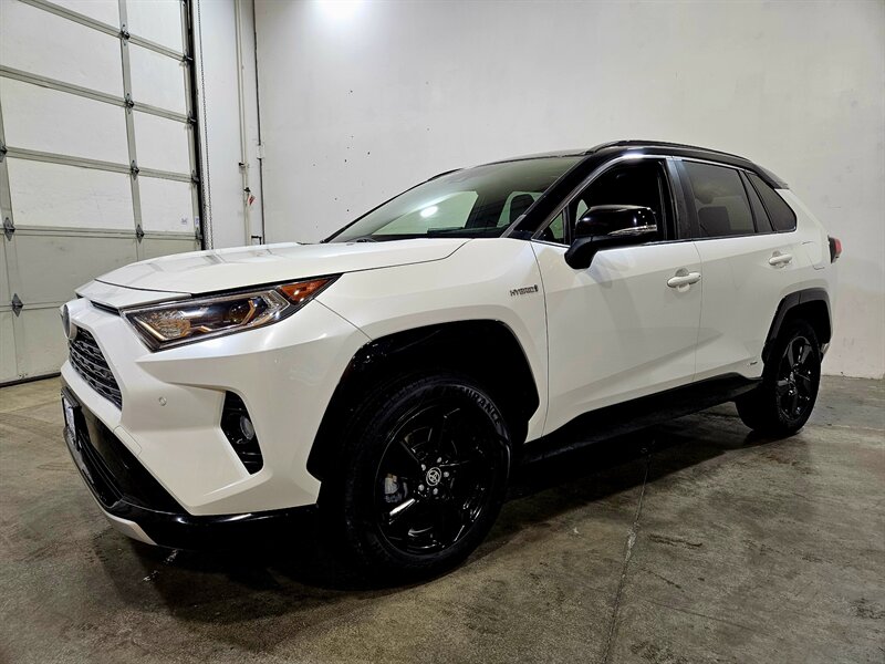2020 Toyota RAV4 Hybrid XSE   - Photo 9 - Hillsboro, OR 97124