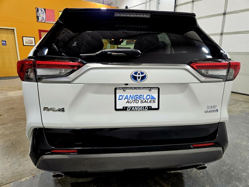 2020 Toyota RAV4 Hybrid XSE   - Photo 6 - Hillsboro, OR 97124