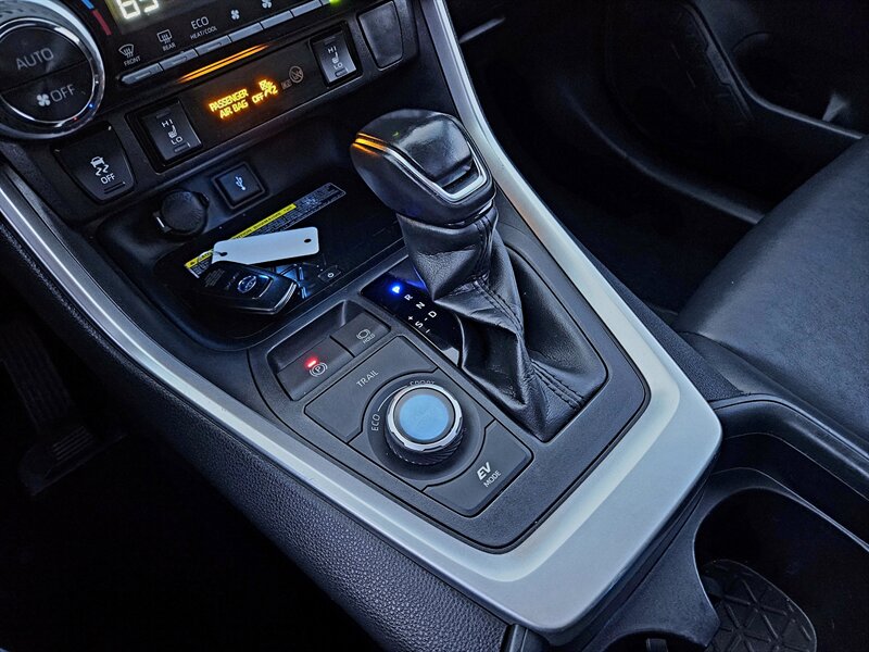 2020 Toyota RAV4 Hybrid XSE   - Photo 31 - Hillsboro, OR 97124