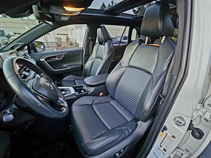 2020 Toyota RAV4 Hybrid XSE   - Photo 36 - Hillsboro, OR 97124