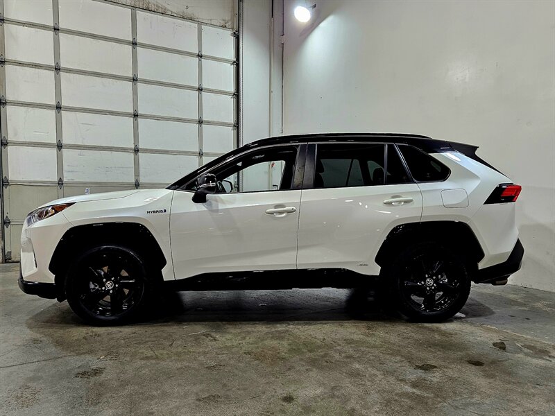 2020 Toyota RAV4 Hybrid XSE   - Photo 8 - Hillsboro, OR 97124