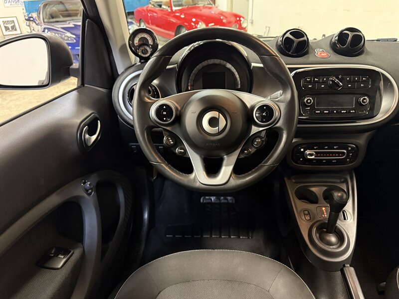 2016 Smart fortwo passion - Photo 17 - Hillsboro, OR 97124