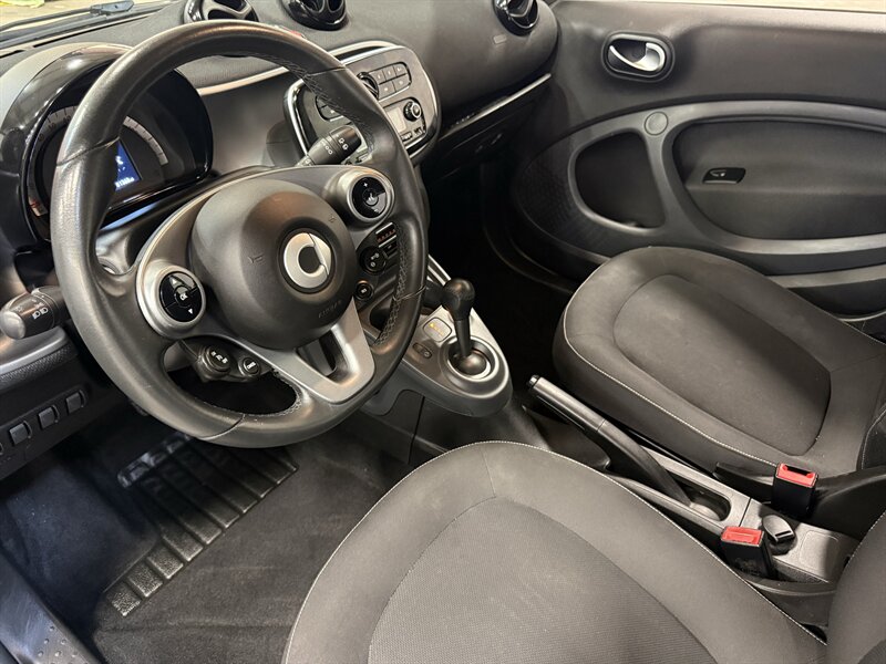 2016 Smart fortwo passion - Photo 18 - Hillsboro, OR 97124