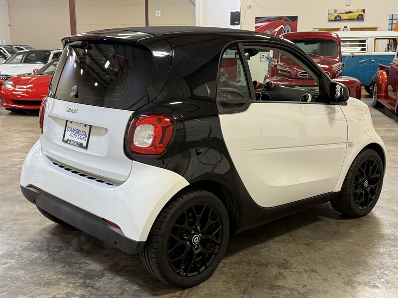 2017 Smart fortwo passion - Photo 8 - Hillsboro, OR 97124