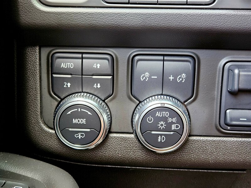 2021 GMC Yukon AT4 - Photo 22 - Hillsboro, OR 97124