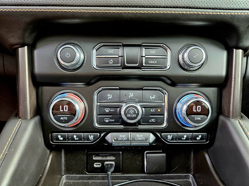2021 GMC Yukon AT4 - Photo 25 - Hillsboro, OR 97124