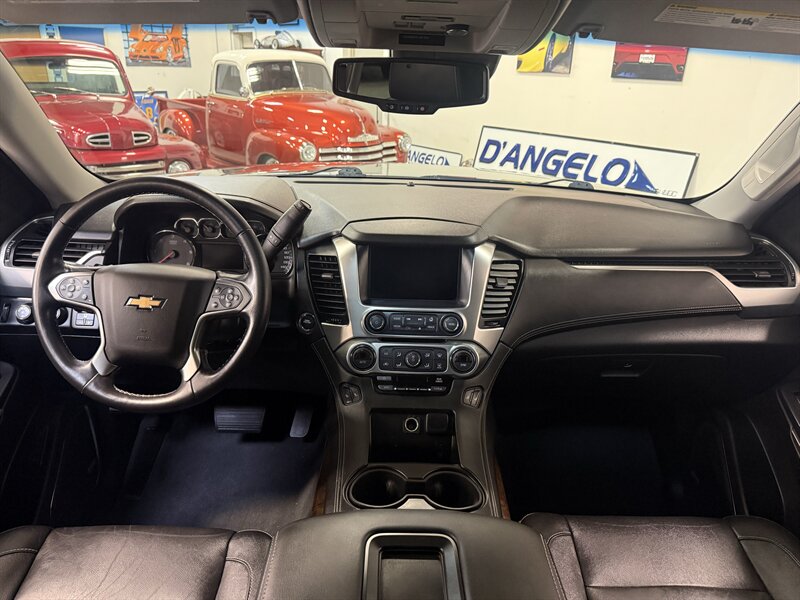 2019 Chevrolet Suburban LT - Photo 17 - Hillsboro, OR 97124