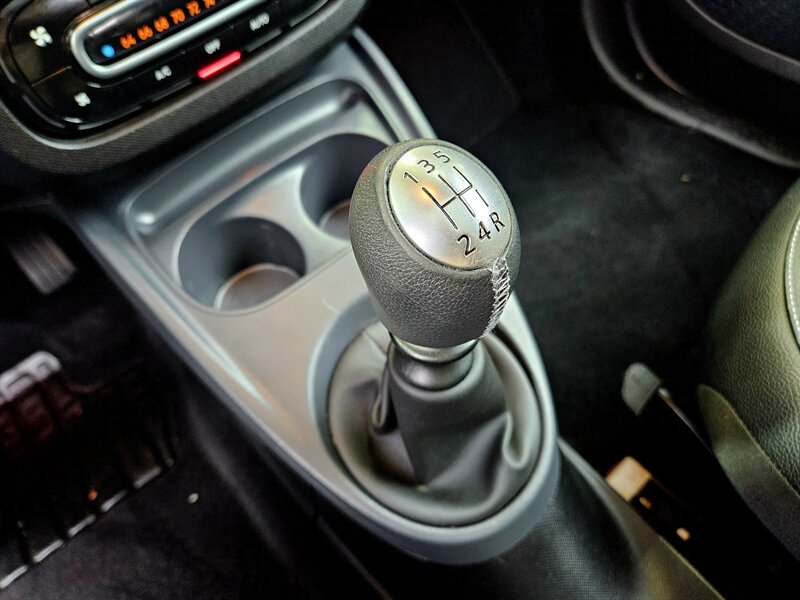 2016 Smart fortwo pure - Photo 28 - Hillsboro, OR 97124