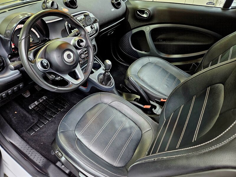2016 Smart fortwo pure - Photo 21 - Hillsboro, OR 97124