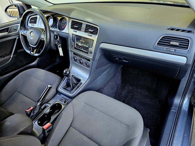 2016 Volkswagen Golf TSI S - Photo 2 - Hillsboro, OR 97124