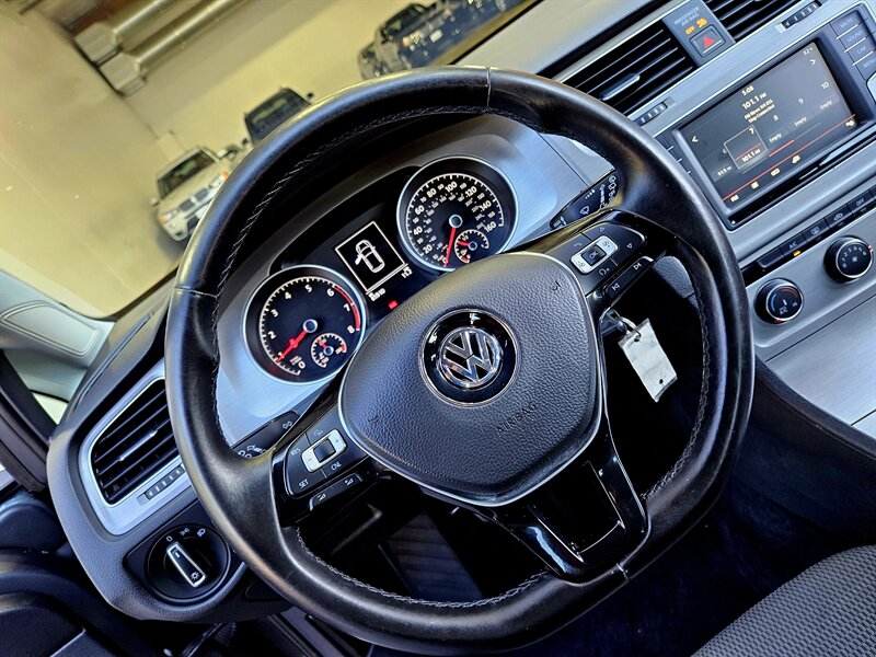 2016 Volkswagen Golf TSI S - Photo 18 - Hillsboro, OR 97124
