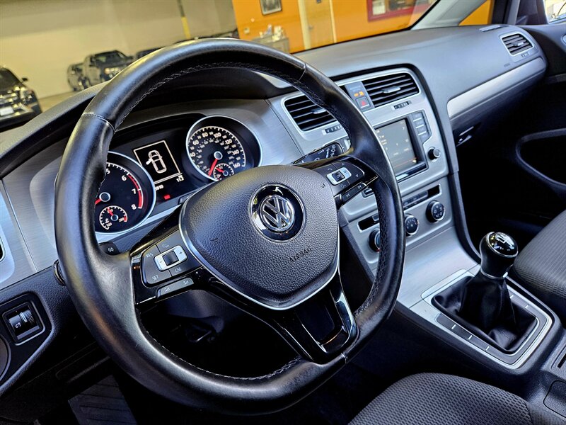 2016 Volkswagen Golf TSI S - Photo 17 - Hillsboro, OR 97124