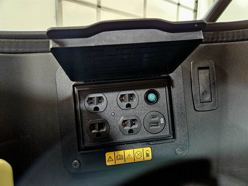 2023 Ford F-150 Lightning Lariat - Photo 55 - Hillsboro, OR 97124