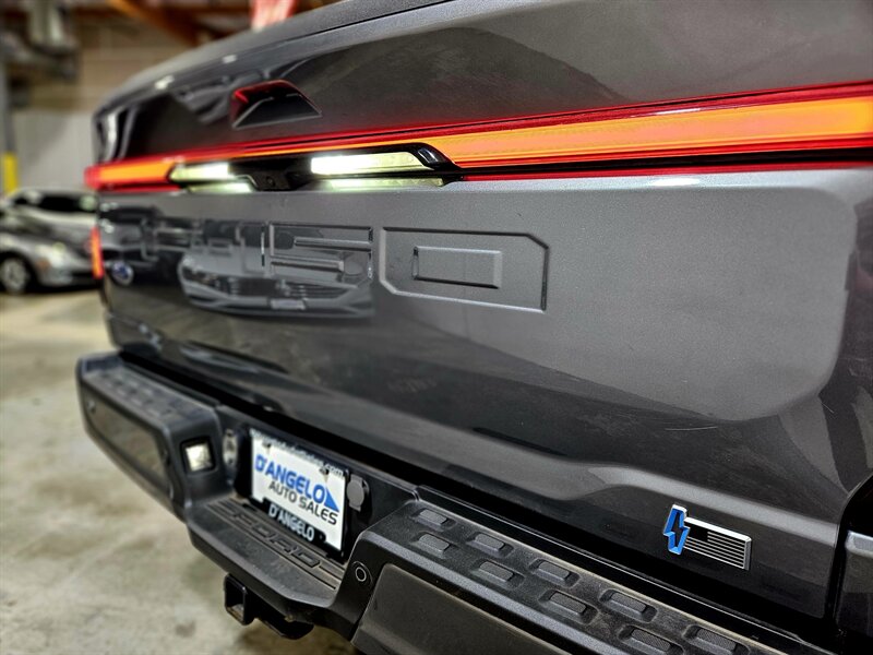 2023 Ford F-150 Lightning Lariat - Photo 16 - Hillsboro, OR 97124