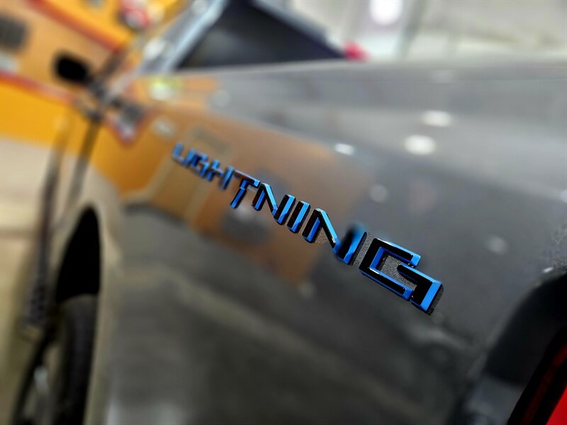 2023 Ford F-150 Lightning Lariat - Photo 19 - Hillsboro, OR 97124