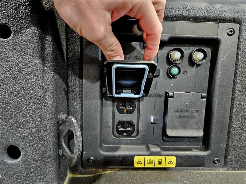 2023 Ford F-150 Lightning Lariat - Photo 48 - Hillsboro, OR 97124