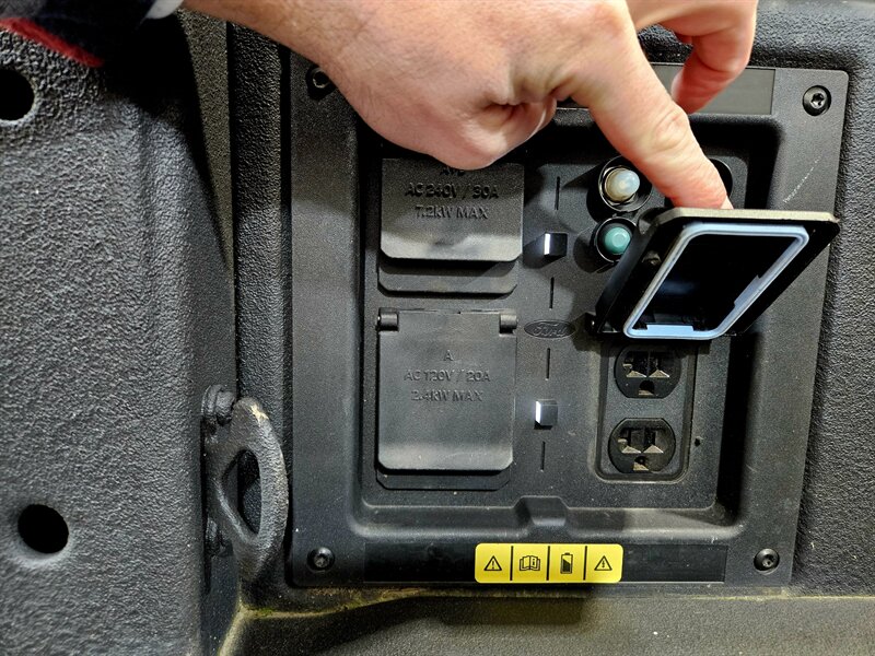 2023 Ford F-150 Lightning Lariat - Photo 49 - Hillsboro, OR 97124