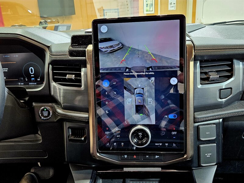 2023 Ford F-150 Lightning Lariat - Photo 35 - Hillsboro, OR 97124