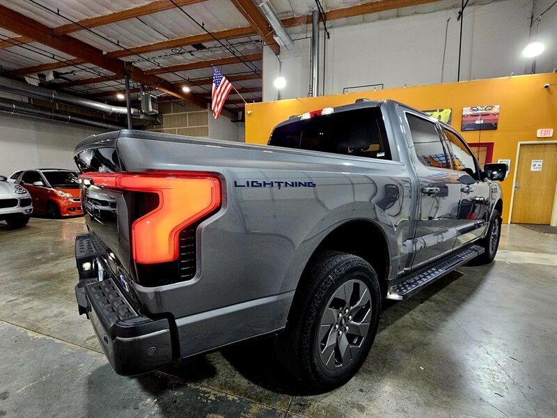 2023 Ford F-150 Lightning Lariat - Photo 5 - Hillsboro, OR 97124