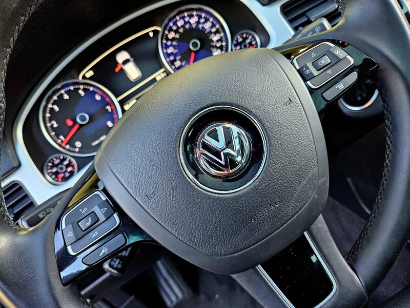 2014 Volkswagen Touareg V6 FSI TDI Hybrid photo 21