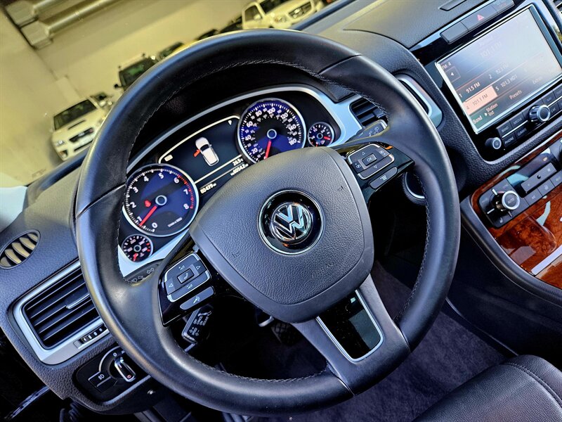 2014 Volkswagen Touareg V6 FSI TDI Hybrid photo 20