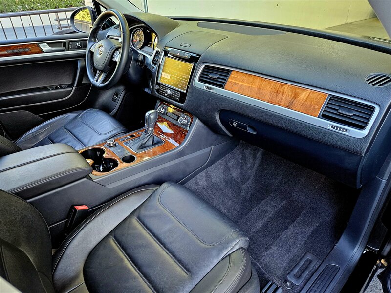 2014 Volkswagen Touareg V6 FSI TDI Hybrid photo 13