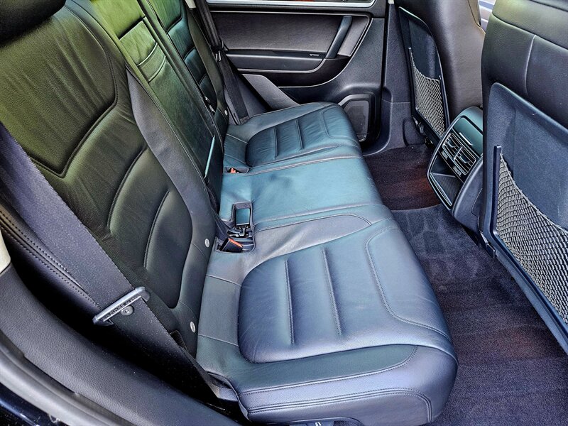 2014 Volkswagen Touareg V6 FSI TDI Hybrid photo 32