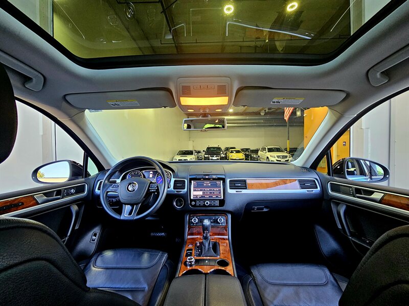 2014 Volkswagen Touareg V6 FSI TDI Hybrid photo 17