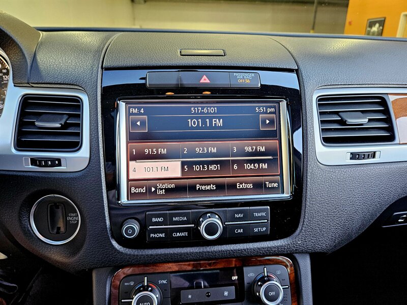 2014 Volkswagen Touareg V6 FSI TDI Hybrid photo 24