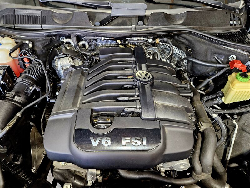 2014 Volkswagen Touareg V6 FSI TDI Hybrid photo 36