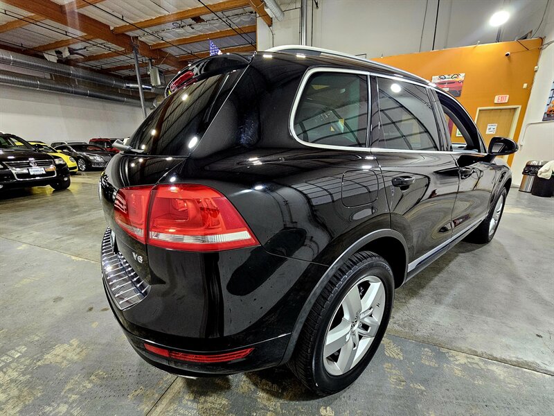 2014 Volkswagen Touareg V6 FSI TDI Hybrid photo 5