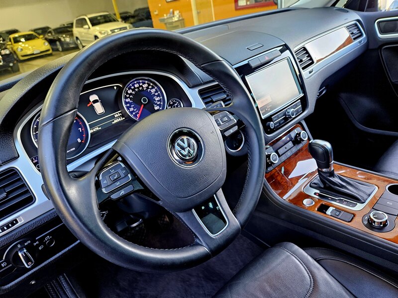 2014 Volkswagen Touareg V6 FSI TDI Hybrid photo 19