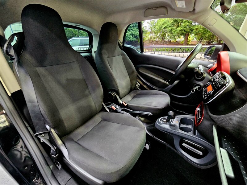 2017 Smart fortwo pure - Photo 13 - Hillsboro, OR 97124
