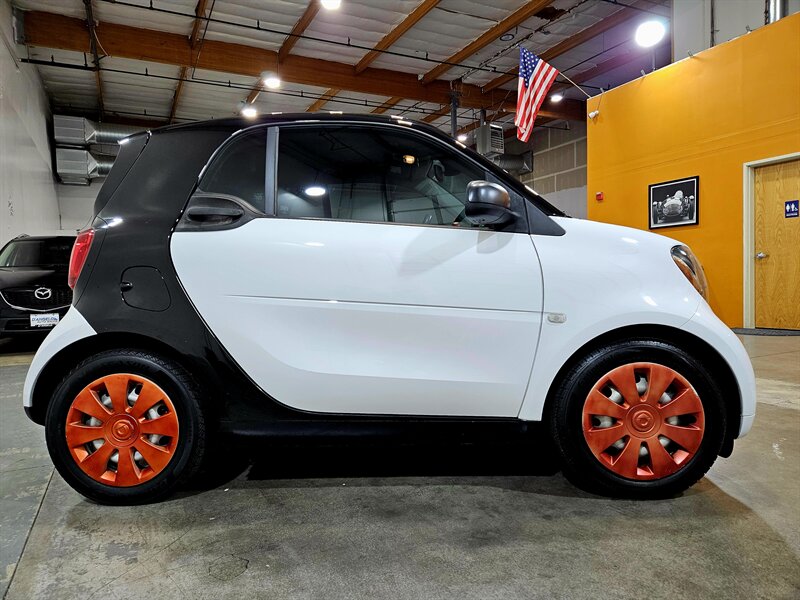 2017 Smart fortwo pure - Photo 4 - Hillsboro, OR 97124