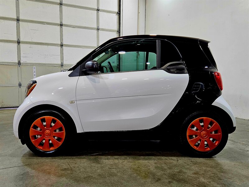 2017 Smart fortwo pure - Photo 8 - Hillsboro, OR 97124