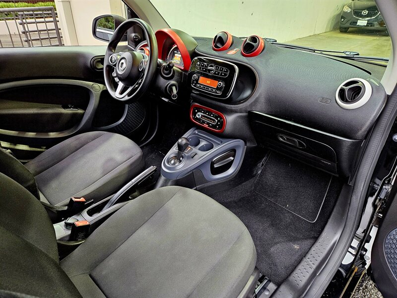 2017 Smart fortwo pure - Photo 12 - Hillsboro, OR 97124