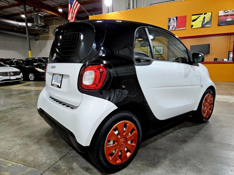 2017 Smart fortwo pure - Photo 5 - Hillsboro, OR 97124