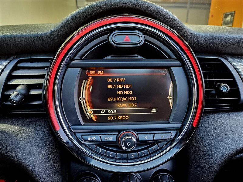 2016 MINI Hardtop 2 Door Cooper   - Photo 22 - Hillsboro, OR 97124