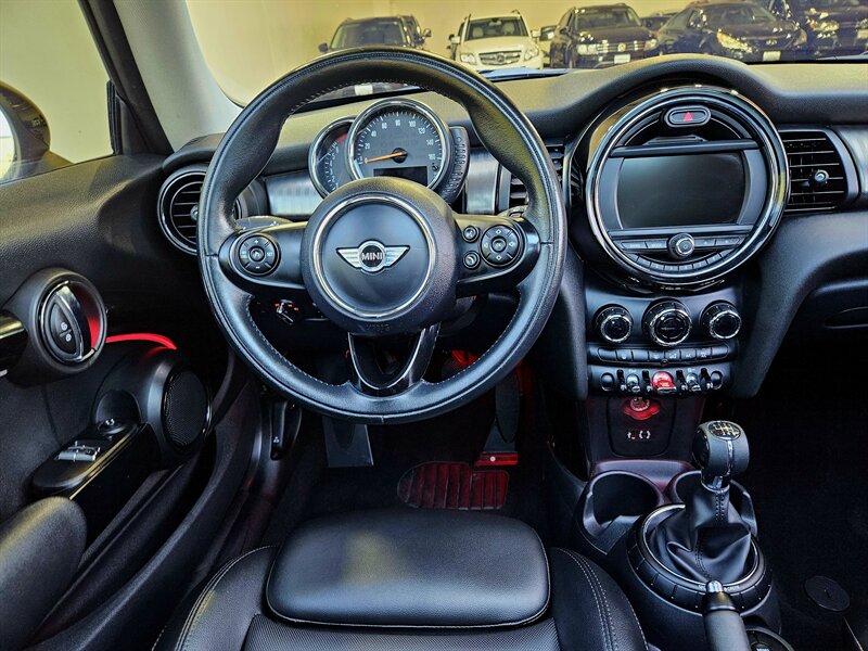 2016 MINI Hardtop 2 Door Cooper   - Photo 15 - Hillsboro, OR 97124
