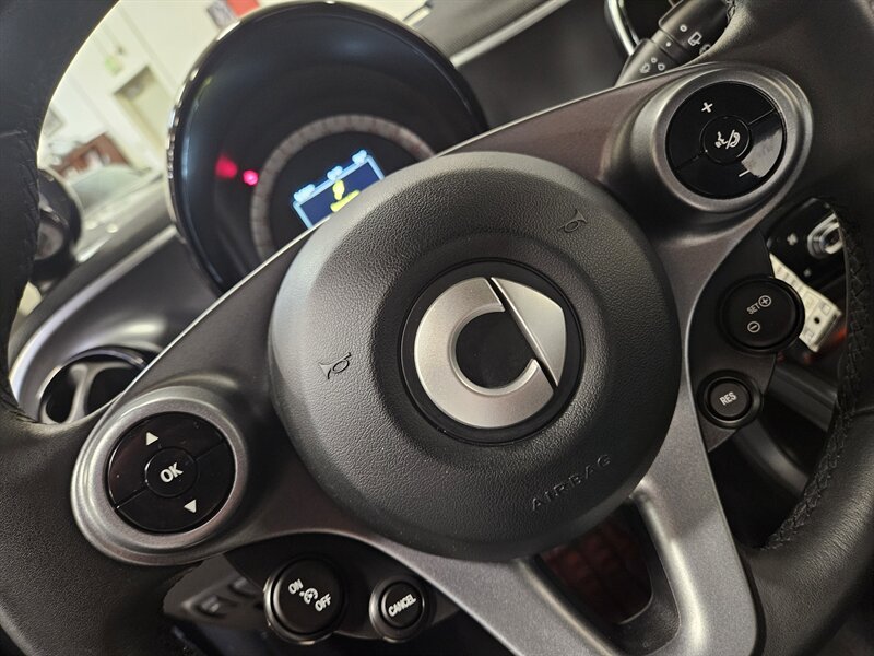 2017 Smart fortwo prime - Photo 25 - Hillsboro, OR 97124
