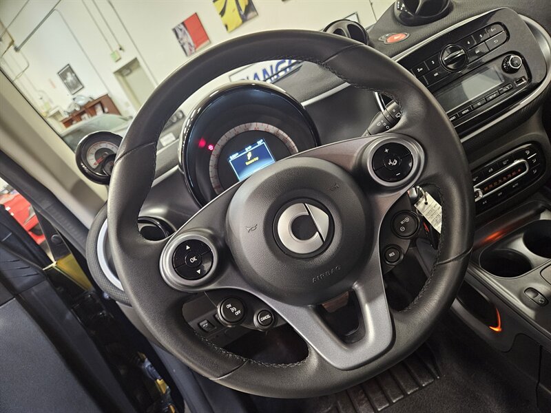 2017 Smart fortwo prime - Photo 24 - Hillsboro, OR 97124